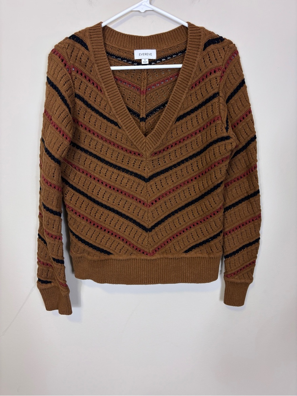 Evereve V-Neck Chevron Knit Sweater in Brown with Black & Burgundy Stripes Small